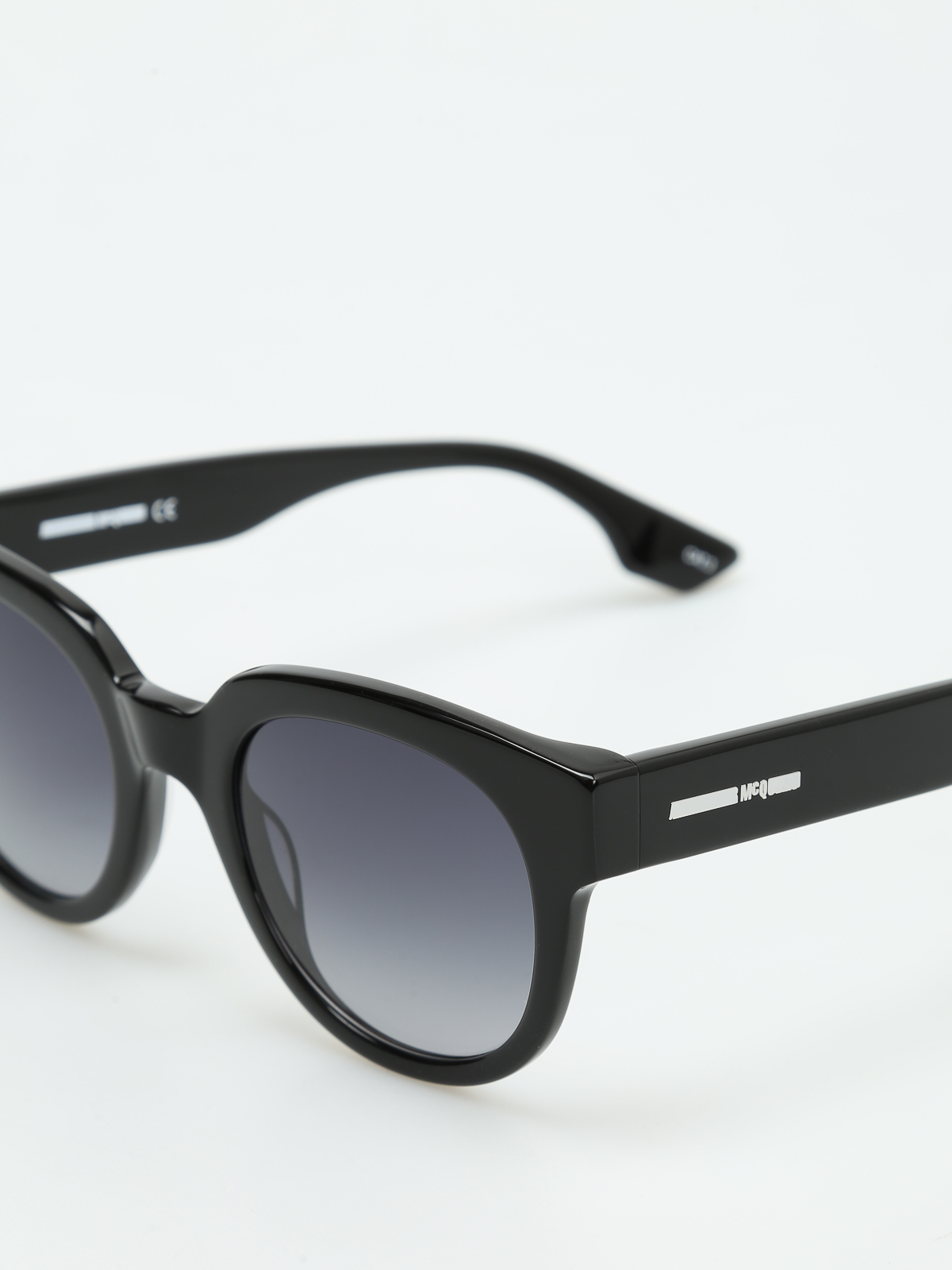 Sunglasses Mcq - Thick frame round sunglasses - MCQMCQUEENMQ0068S001
