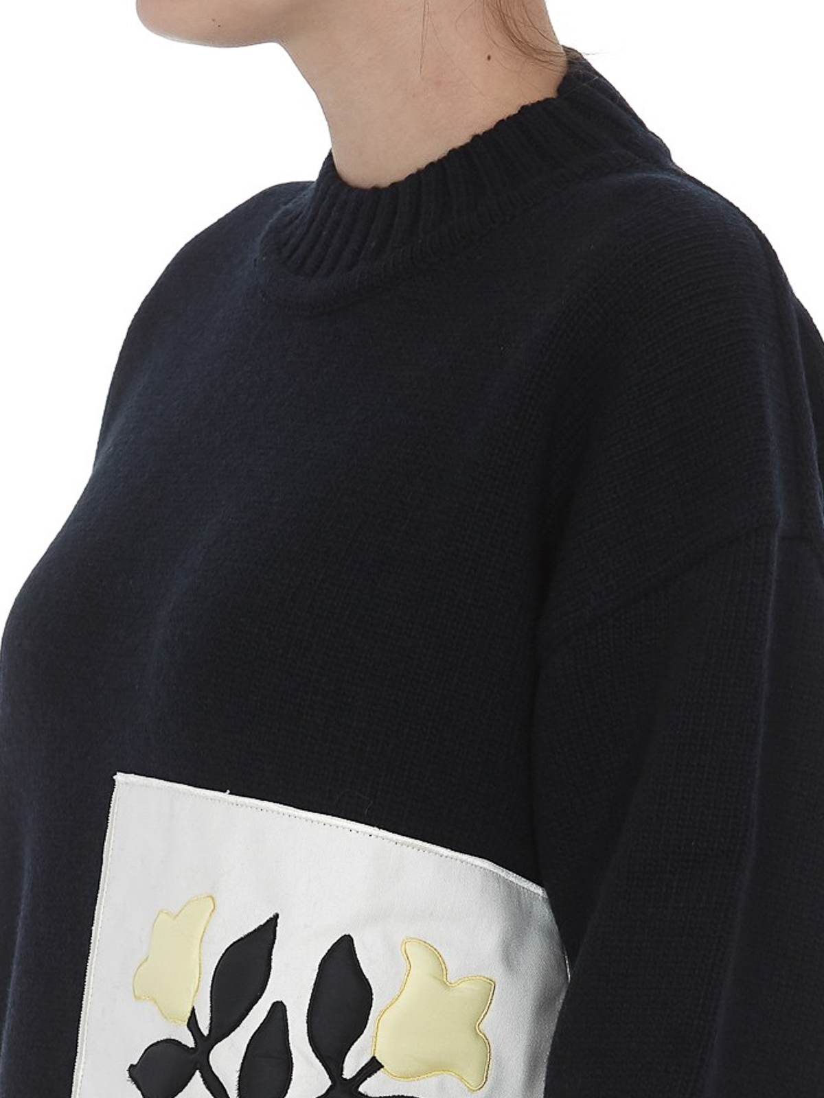 Crew necks Jil Sander - Floral patch wool sweater 