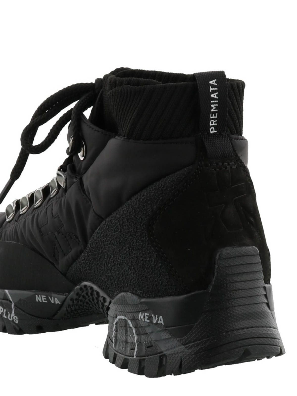 Loutreck 113 trekking style ankle boots 