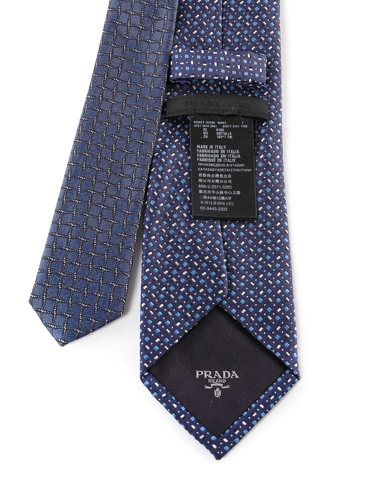 Micro patterned silk blend tie