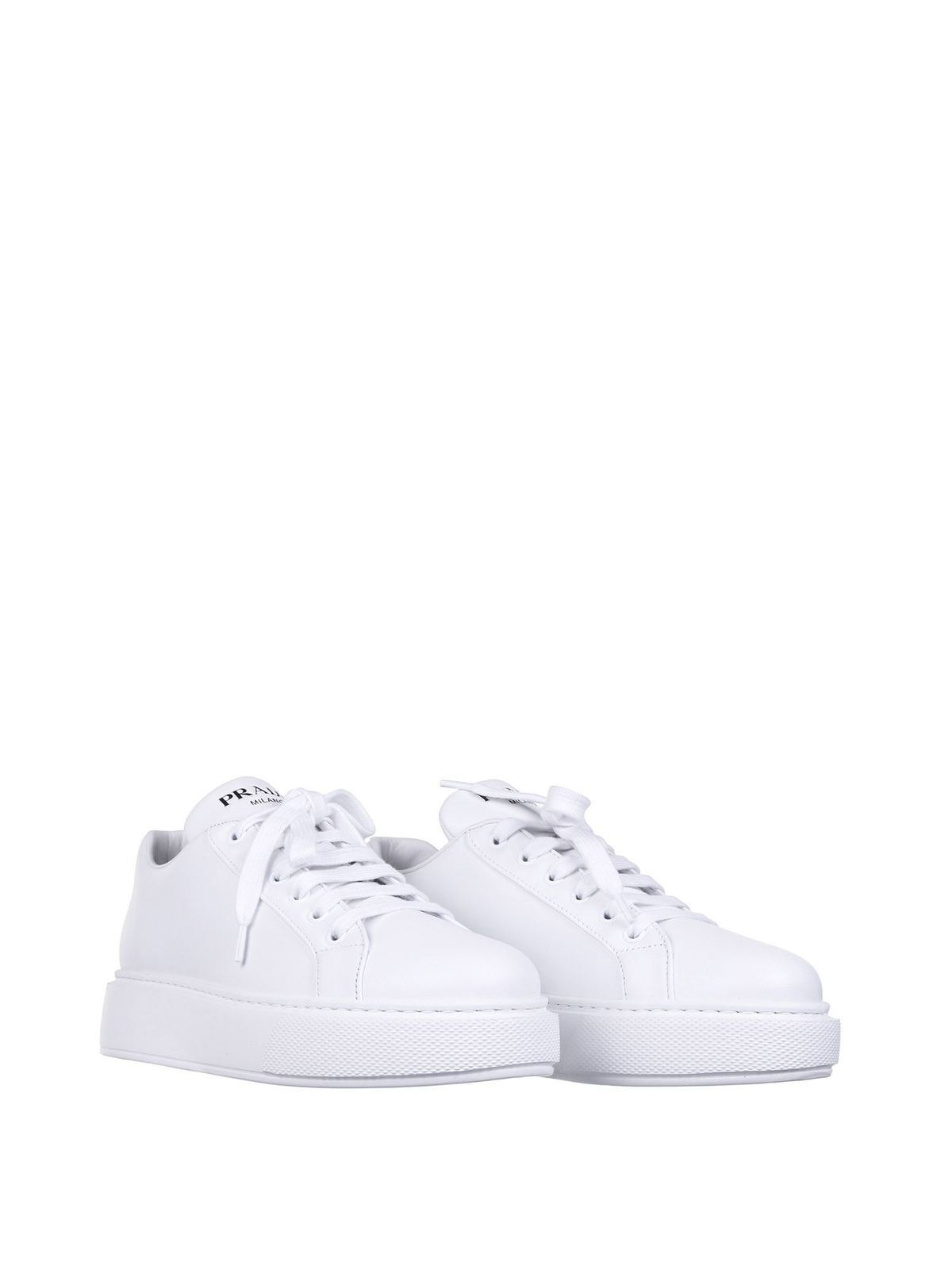 platform sole sneakers