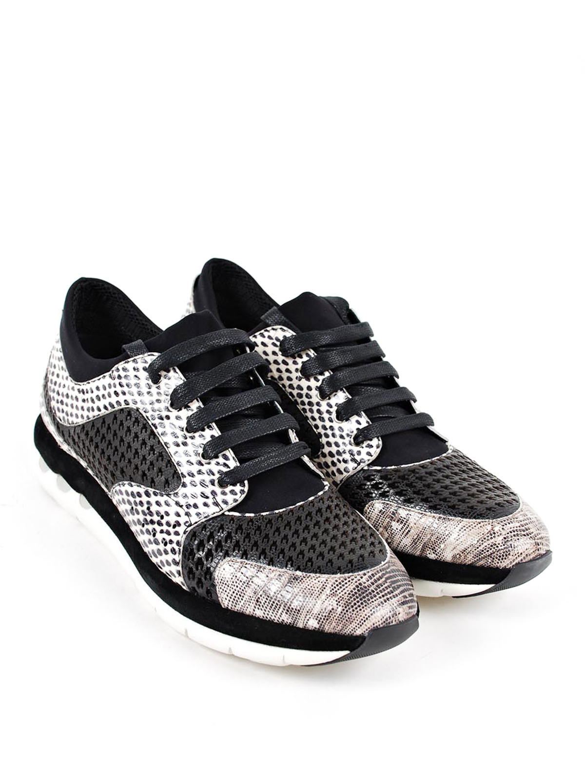 Contrasting pattern trainers 