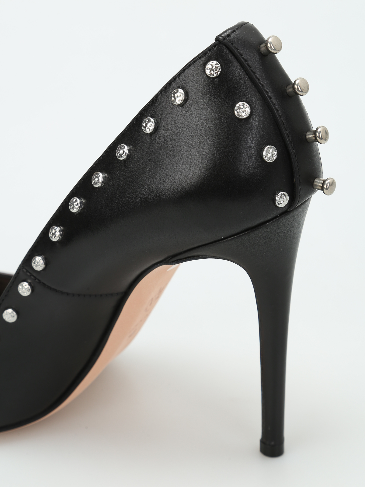shoes Mcqueen - Studded leather pumps -