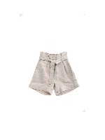 Shorts beige con cintura tono su tono
