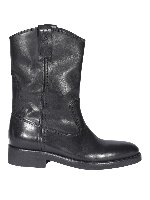 Biker in pelle liscia