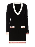 Abito nero con scollo a V