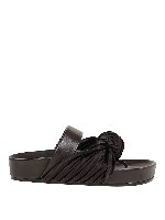 Sandali con dettaglio plisse