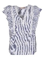 Top con dettagli in sangallo