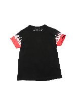 T-shirt nera con stampa fiamme