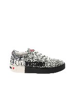 Sneakers bianche e nere con logo gommato