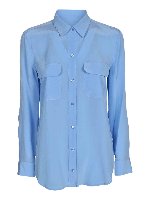 Camicia azzurra con tasche sul petto
