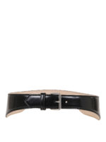 Cintura curva in pelle lucida