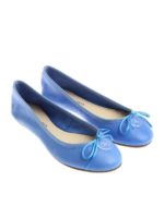 Ballerina azzurra con fiocco