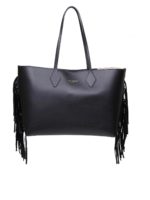 Shopping in pelle nera con dettaglio frange