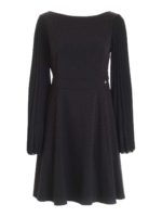 Abito con manica plisse e fiocco nero