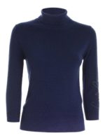 Dolcevita in filato leggero con perline blu