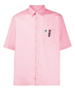 Camicia rosa con maniche corte
