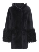 Cappotto in montone con cappuccio