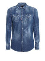 Camicia slavata con piccoli strappi