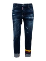 Jeans con strappi e bande colorate