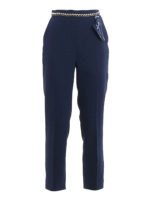Pantaloni blu con catenella