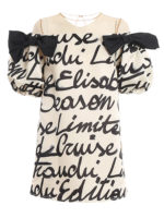 Abito in duchesse con macro scritte e fiocchi