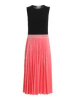 Abito smanicato con gonna plisse