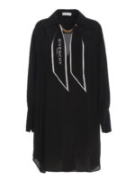 Abito in seta con sciarpa