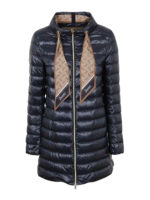 Piumino con sciarpa logata