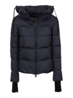 Piumino con manicotti