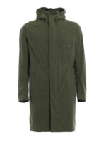 Cappotto con chiusura decentrata