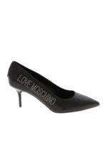 Decollete nere con logo borchiato