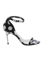 Sandali neri e bianchi a pois