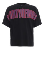 T-shirt nera con stampa County