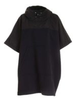 Poncho nero con cappuccio