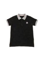 Polo nera con patch logo