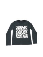 T-shirt nera con stampe logo bianche