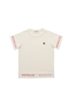 T-shirt color crema con dettagli logo