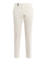 Pantaloni slim corti in cotone