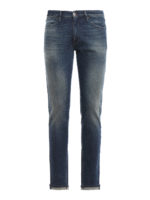 Jeans in denim slavato con risvolti