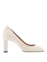 Decollete in pelle con punta quadrata