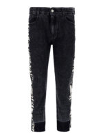 Jeans con bande logo