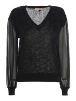 Pull a V con patch floreale