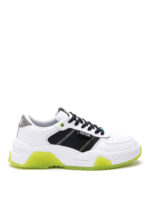 Sneakers con dettagli fluo